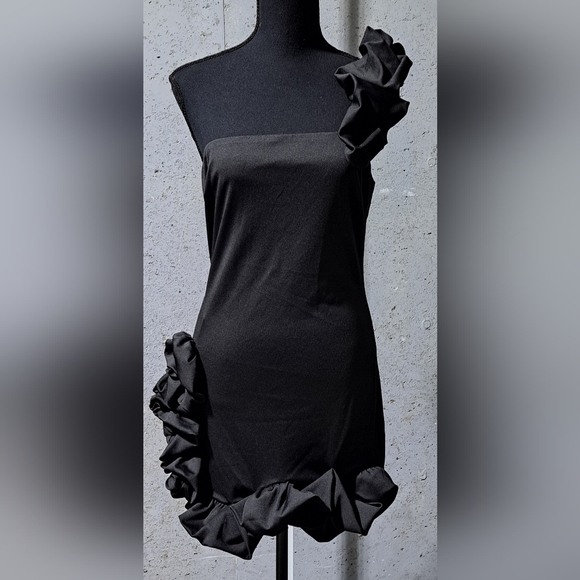 #074 Sz M MICAS * Flower Ruffle Black Dress with Black Accents - Micas - Picture 3 of 11